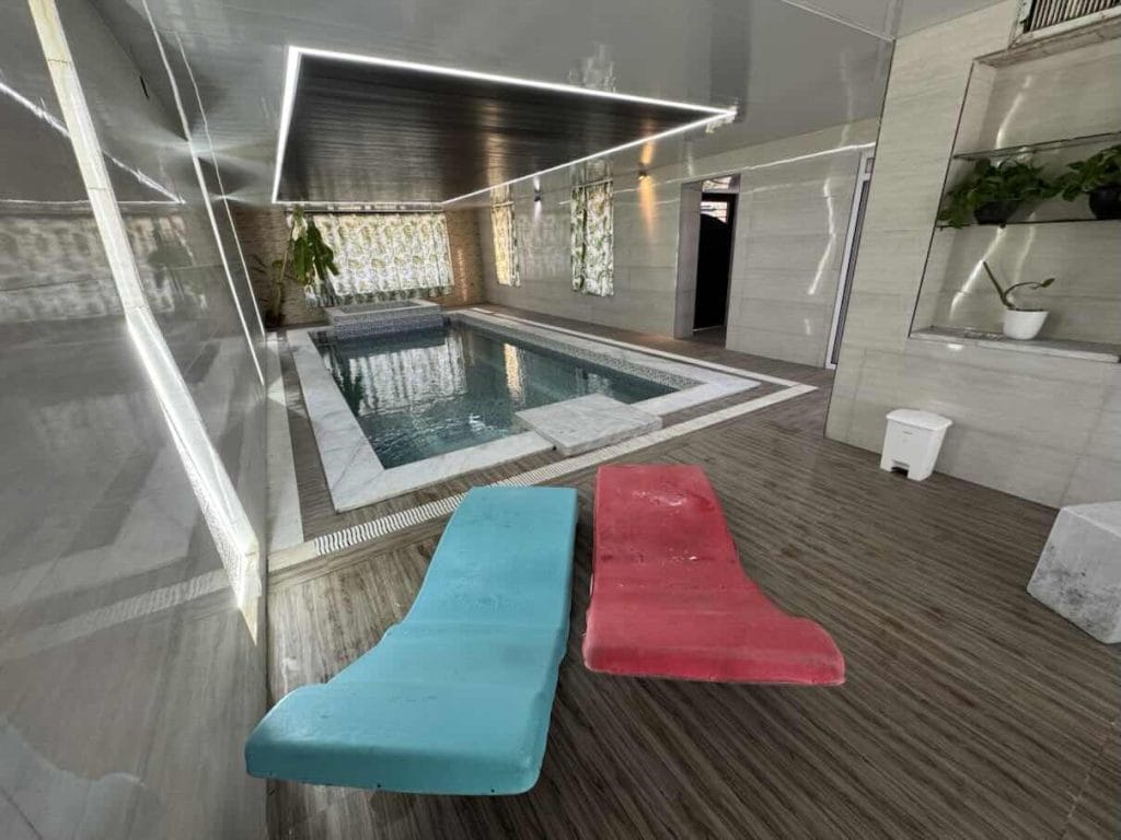صفحه اصلی تاپ ویلا شیراز 10 IMG 6479
